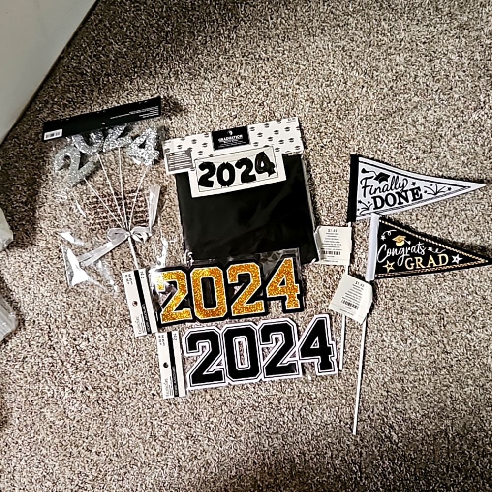 2024 Graduation decorations